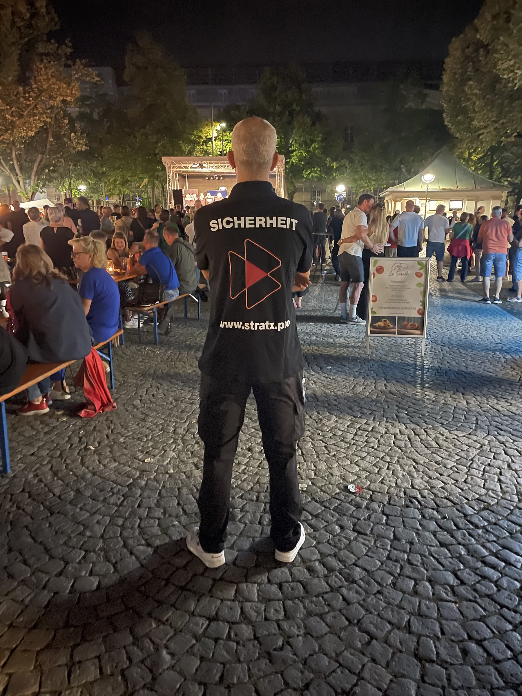 Sicherheitsmitarbeiter von STRATX